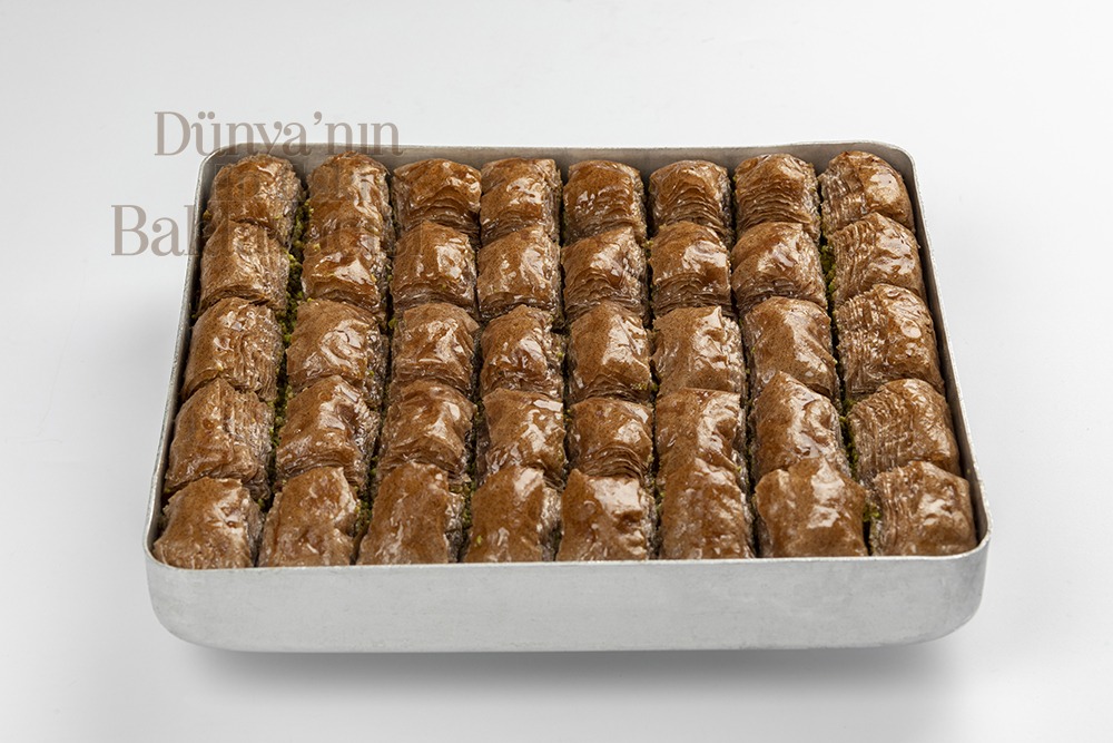 gulluoglu-steviali-uzum-cekirdegi-unlu-fistikli-ozel-baklava-(1-kg-tepside)-2