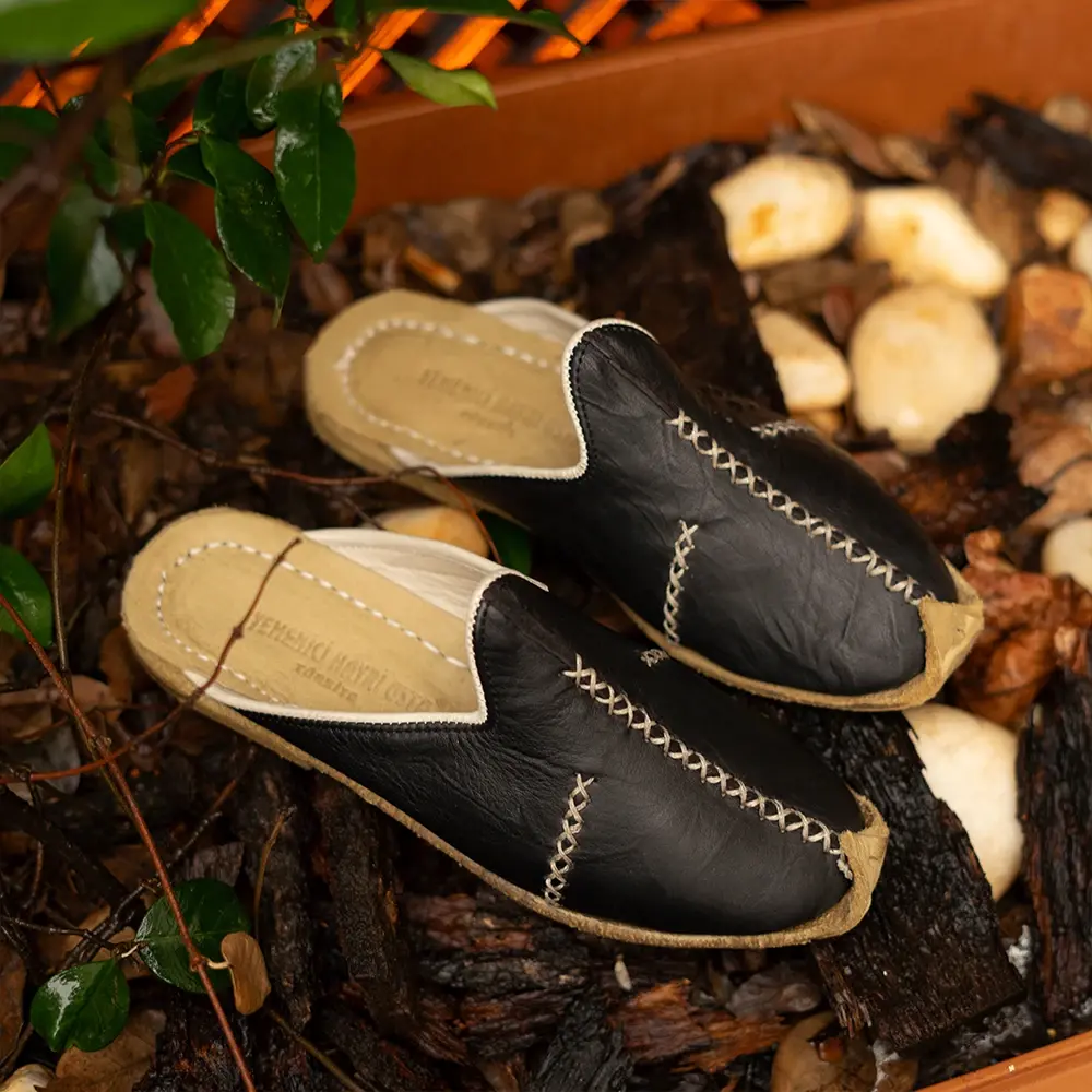 Saraçlı Burunlu Kadın Terlik Siyah