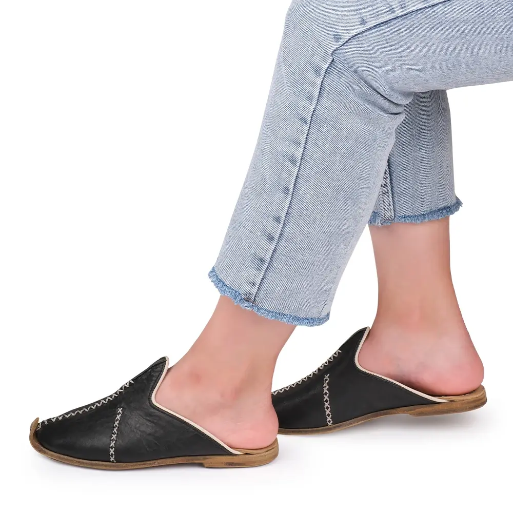 Saraçlı Burunlu Kadın Terlik Siyah