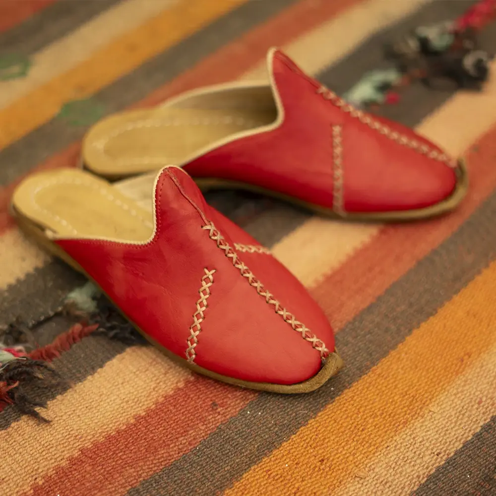 Saraçlı Burunlu Kadın Terlik Kırmızı