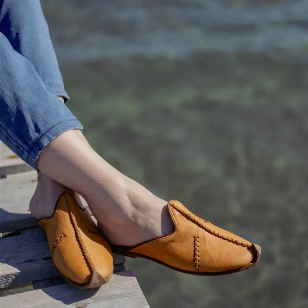 Saraçlı Burunlu Kadın Terlik Hardal