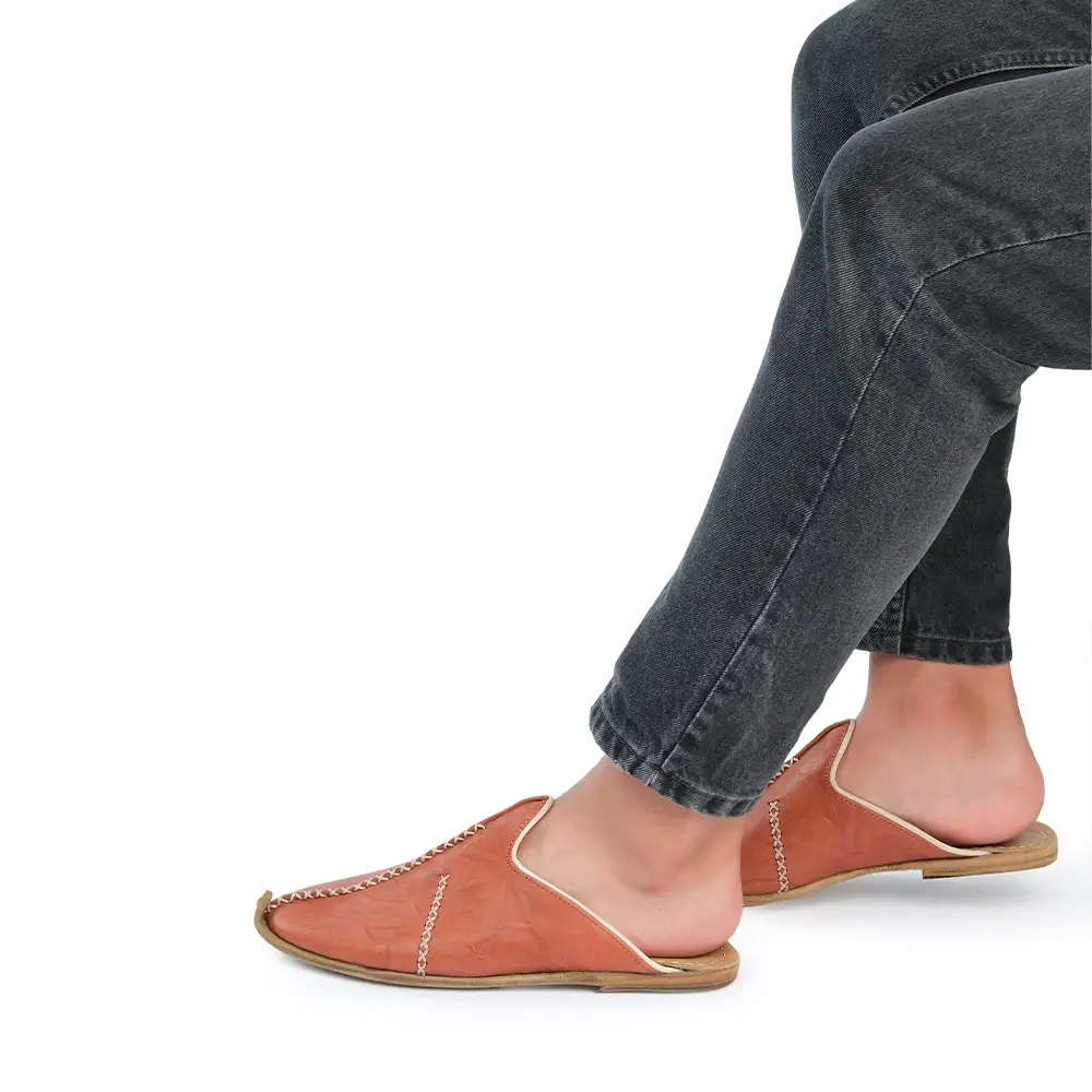 Saraçlı Burunlu Erkek Terlik Kahverengi