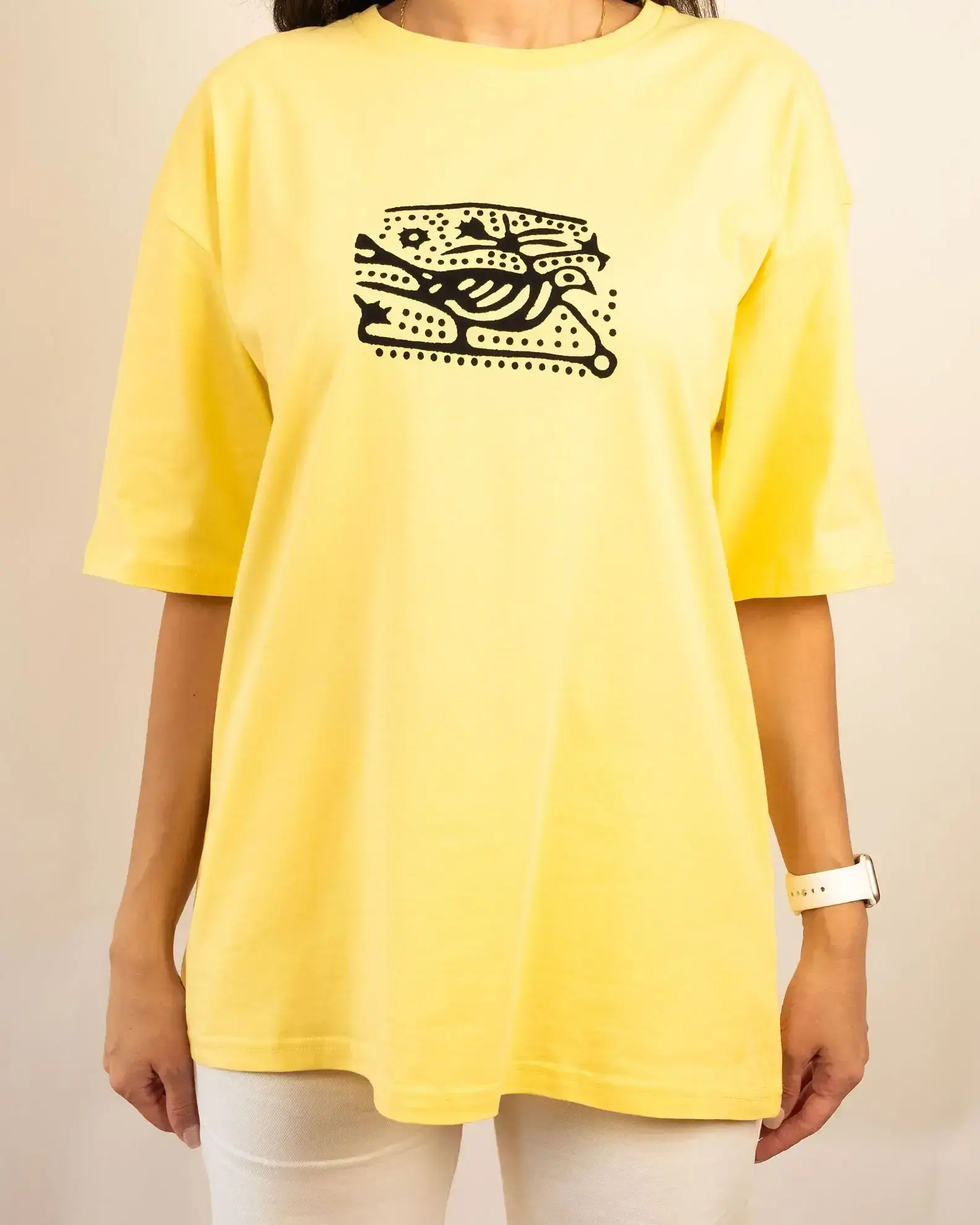 -keklik-desenli-oversize-tas-baski-tisort-(sari)-–-%100-ege-pamugu-1