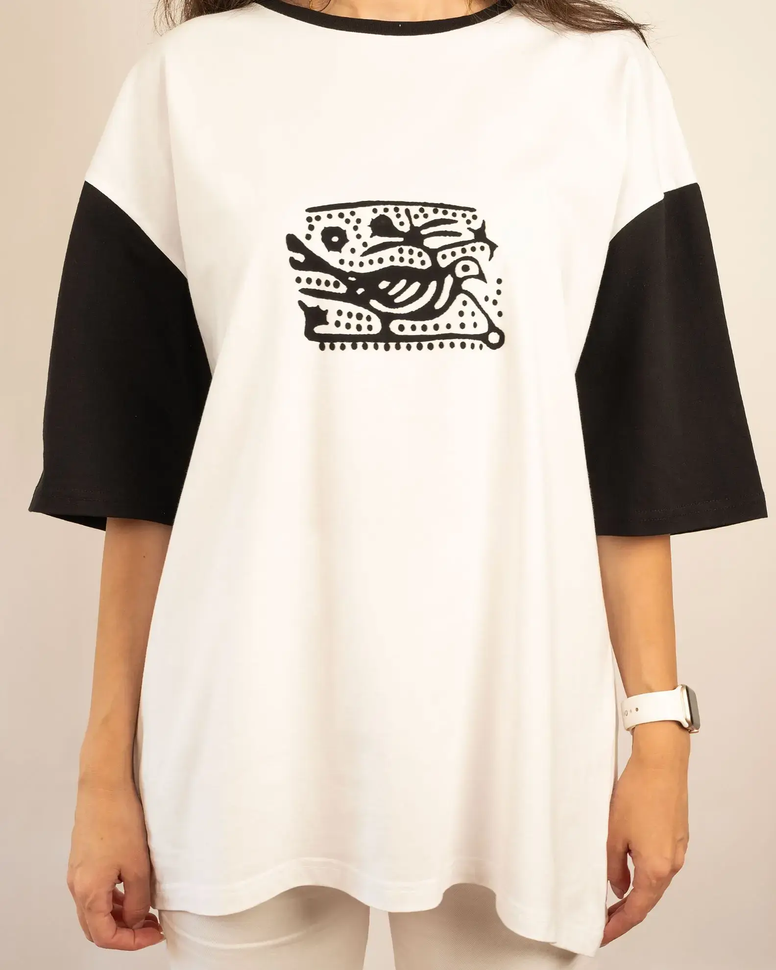 -keklik-desenli-oversize-tas-baski-tisort-(siyah-beyaz)-–-%100-ege-pamugu-1