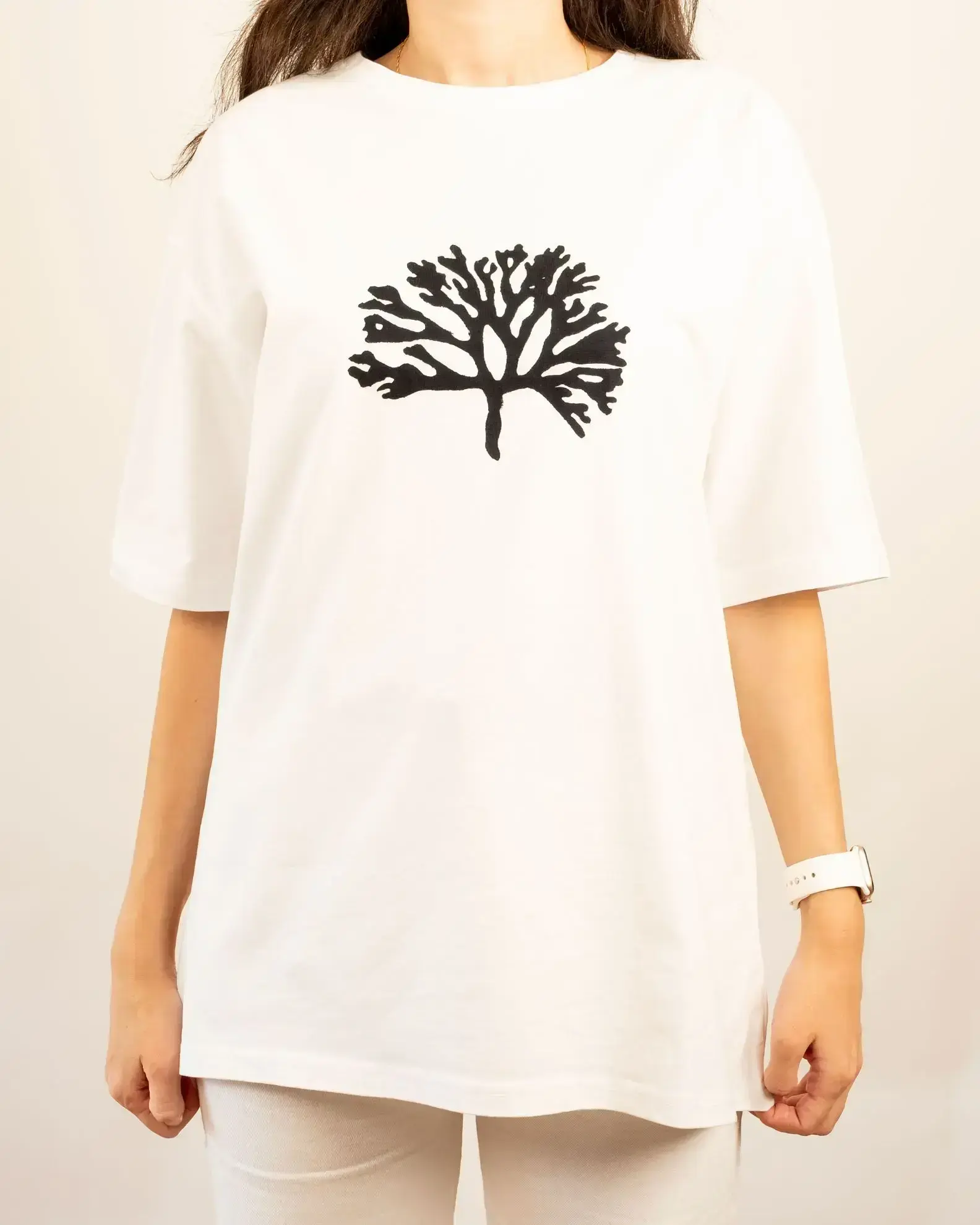 hayat-agaci-desenli-oversize-tas-baski-tisort-–-%100-ege-pamugu--1